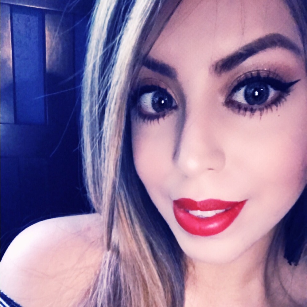 Meet your Posher, Maria